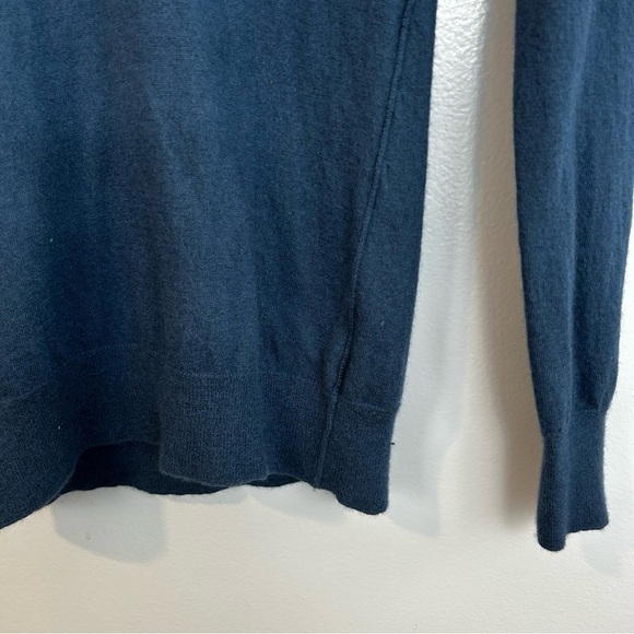 Martin + Osa Soft Blue Cashmere & Silk V-neck Pullover Sweater Size Medium - Picture 7 of 9